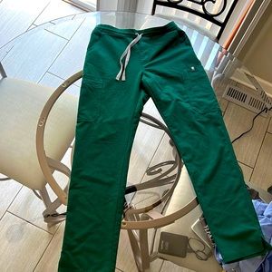 Figs scrubs